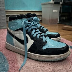 Nike High-Top Sneakers in Black and Light Blue